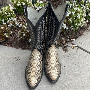 Cowtown Boots snakeskin belly size 10 EE